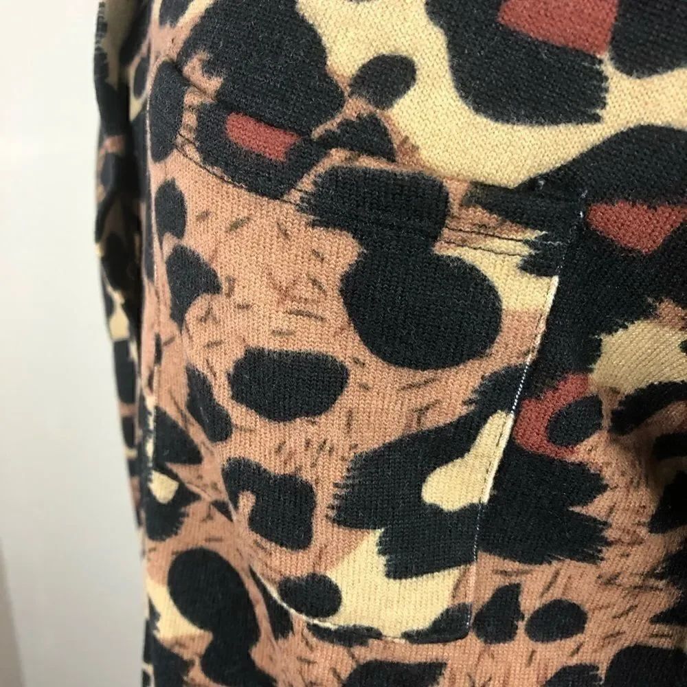 NWT Almost Famous Tiger Print Button Down Top - Picture 6 of 12